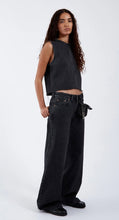 Carica l'immagine nel visualizzatore di Gallery, Black denim