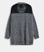 Carica l'immagine nel visualizzatore di Gallery, Cardigan grigio