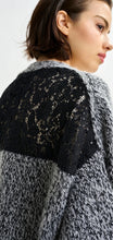 Carica l'immagine nel visualizzatore di Gallery, Cardigan grigio