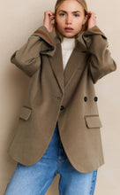 Carica l&#39;immagine nel visualizzatore di Gallery, Blazer over
