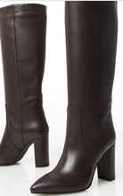 Carica l&#39;immagine nel visualizzatore di Gallery, Dark brown boots
