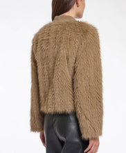 Carica l&#39;immagine nel visualizzatore di Gallery, Eco furry Cardigan
