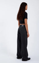 Carica l&#39;immagine nel visualizzatore di Gallery, Black denim
