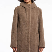 Carica l&#39;immagine nel visualizzatore di Gallery, Double furry coat
