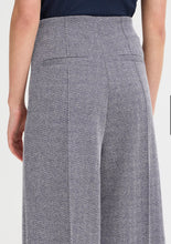 Carica l&#39;immagine nel visualizzatore di Gallery, Grey pants
