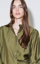 Carica l&#39;immagine nel visualizzatore di Gallery, Blouse verde
