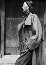 Carica l&#39;immagine nel visualizzatore di Gallery, Grey coat
